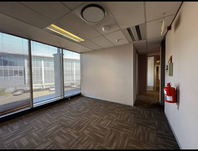 187.10M² OFFICE TO LET IN HIGHVELD